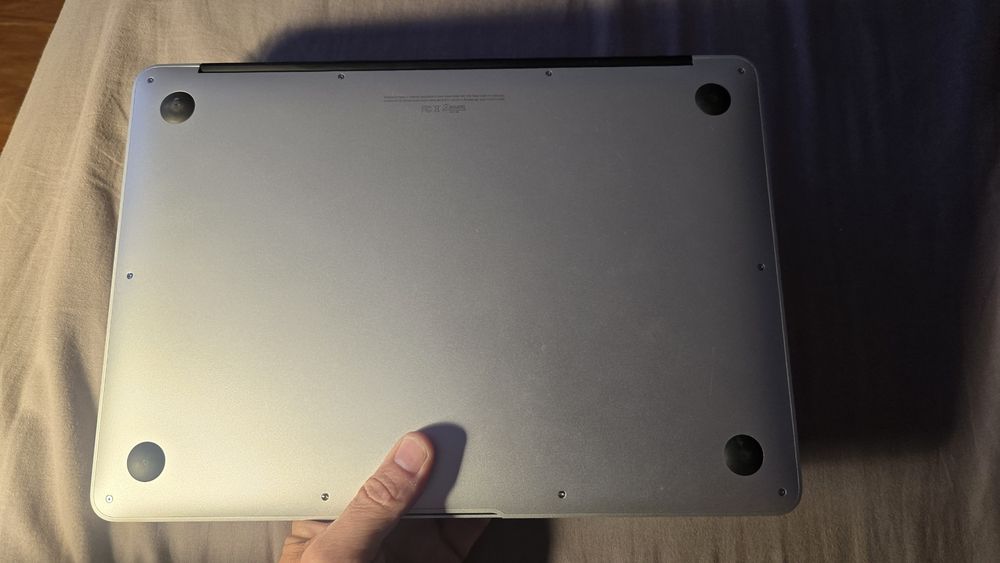 Macbook Air 13" Core i5, 8GB 128GB