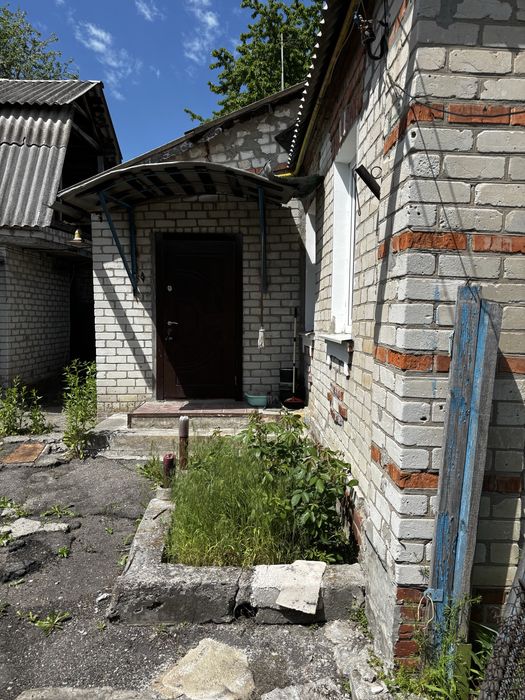 Продам полдома пл. 93м2 в центре пос. Хорошево (20 км от центра Харькова)