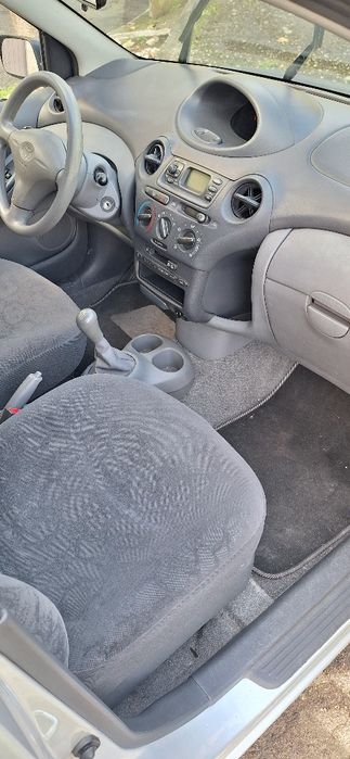 Toyota Yaris - Ar condicionado - 188mil