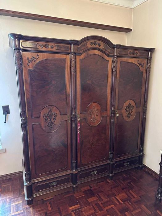 Mobília de Quarto - raiz de nogueira