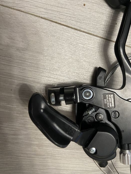 Shimano ST-EF51-A klamkomaneki 3x8 v-brake