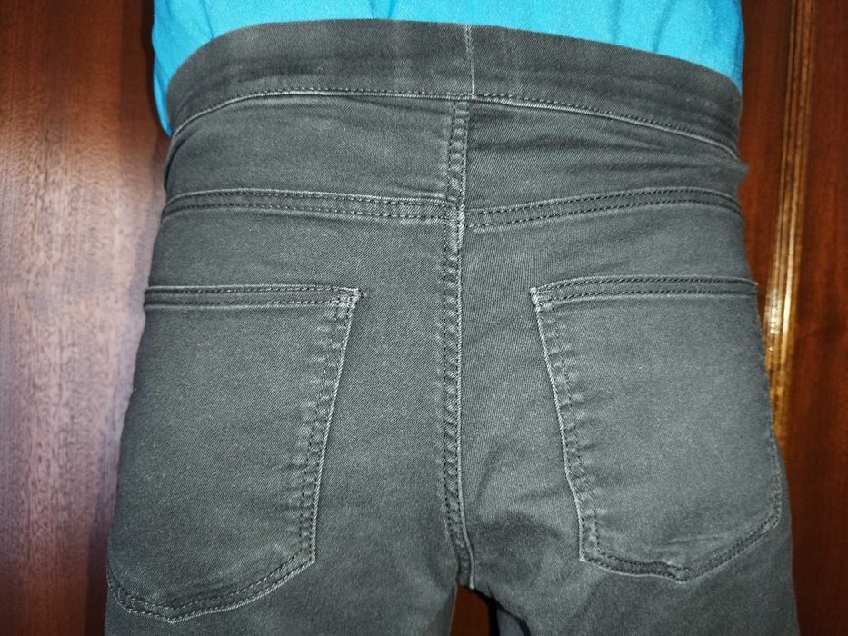 5 calças de ganga, com cintura elástica