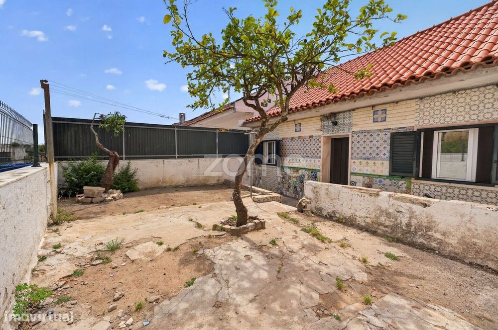 Andar de Moradia T2 com Terraço em Caneças