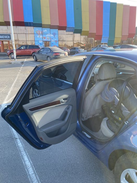 Продам audi a4 b8