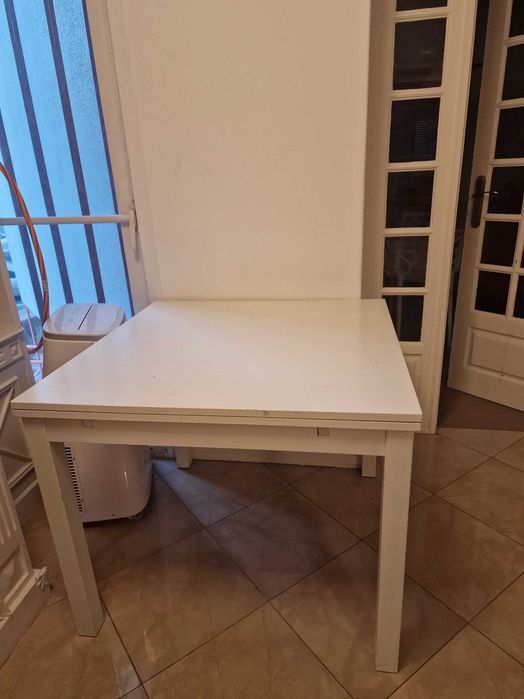 Mesa de jantar extensível