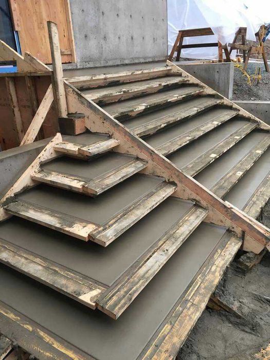 Podjazd z betonu wylewanego,  Beton szczotkowany - gładki, zacierany