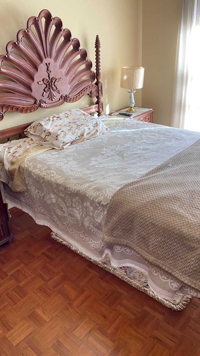 Mobília de Quarto completa em Mogno