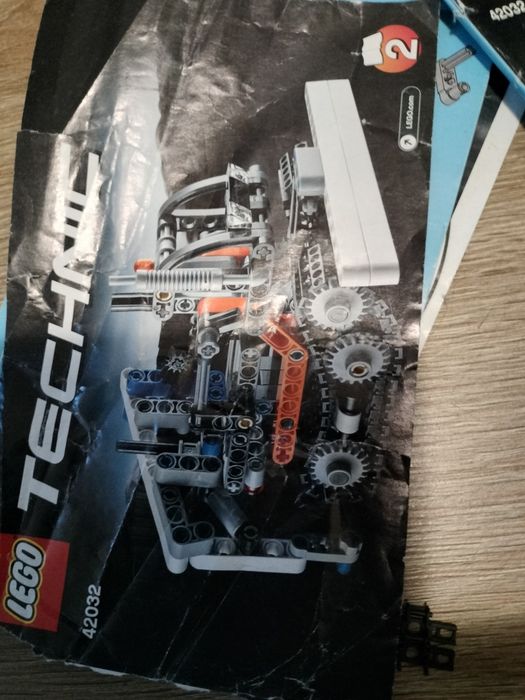 Klocki LEGO Techic 2w1