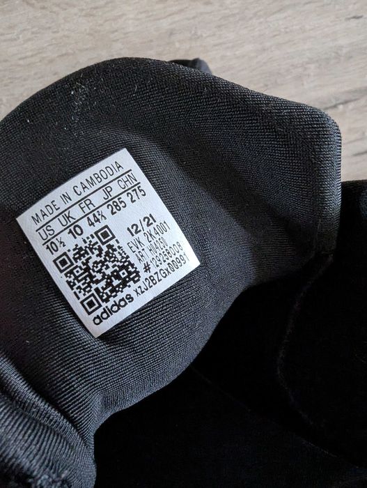 Кроссовки б/у Адидас  Adidas Ozelia 44 р 28.5 см