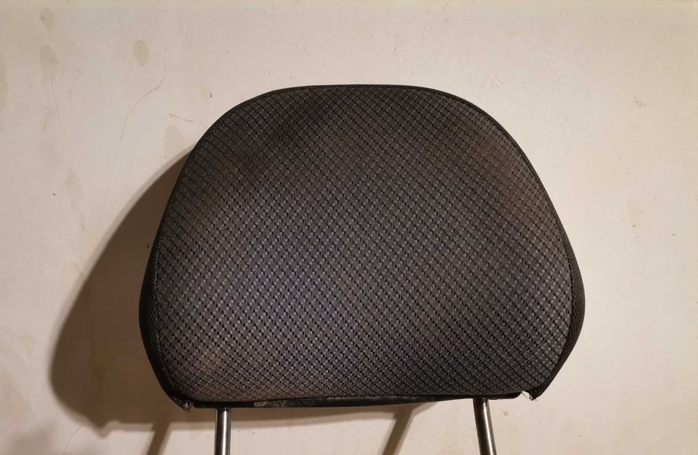 Подголовник на автомобиль