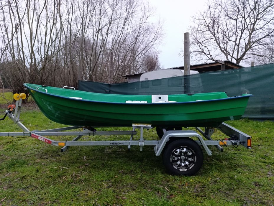 Łódka Wędkarska Turystyczna 3.80x1.55 Knagi Rolki kotwiczne Schowek