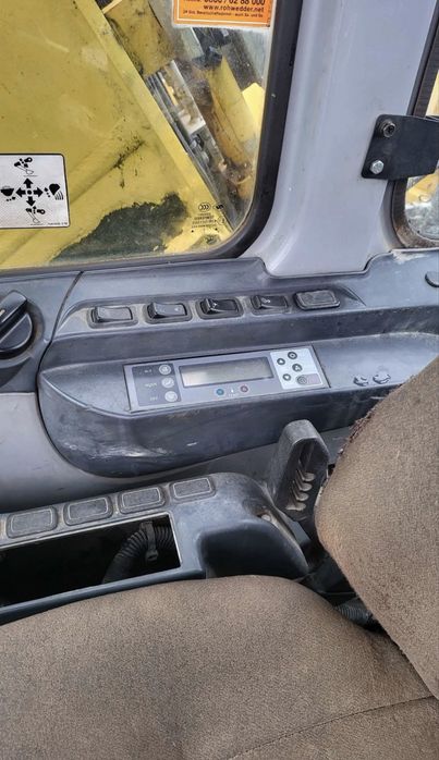 NewHolland e265b