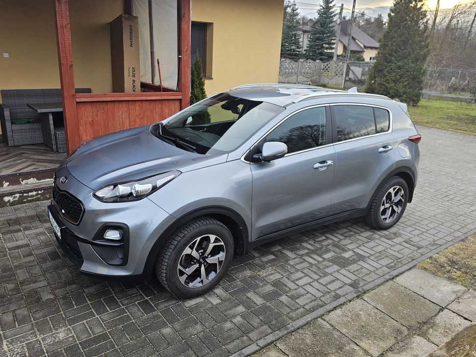 Sprzedam KIA SPORTAGE 1.6 2021 Salon Polska