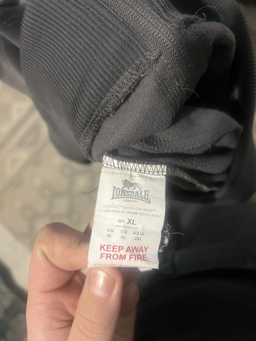 Продам кофту lonsdle