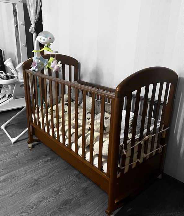 дитяче ліжко , байка