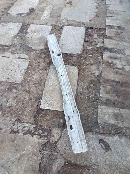 Усилитель переднего бампера бмв е39