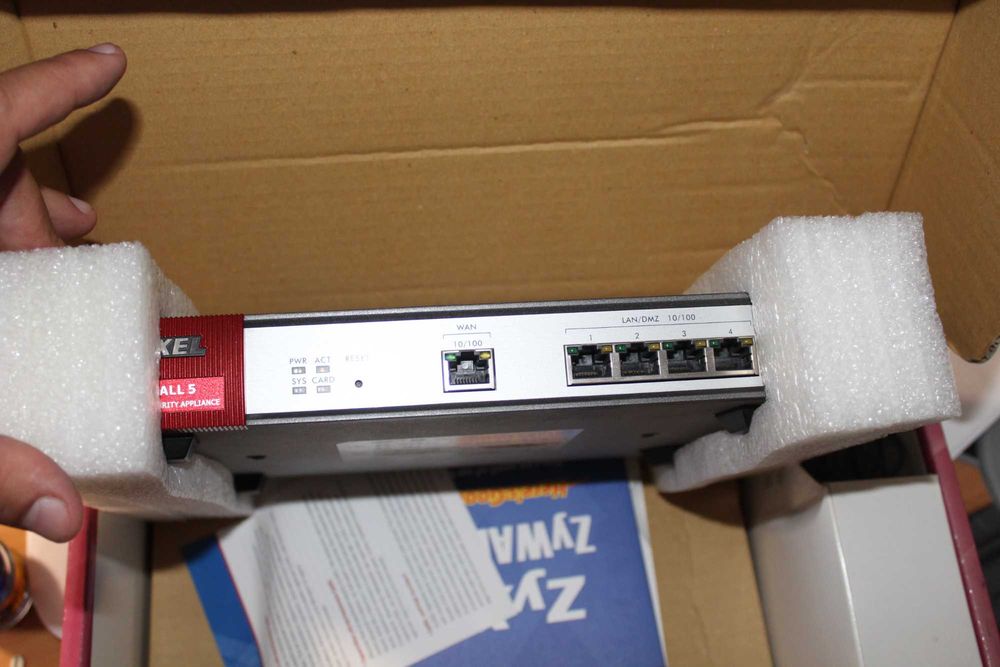 Zyxel ZyWALL 5 - Firewall e VPN de Alto Desempenho