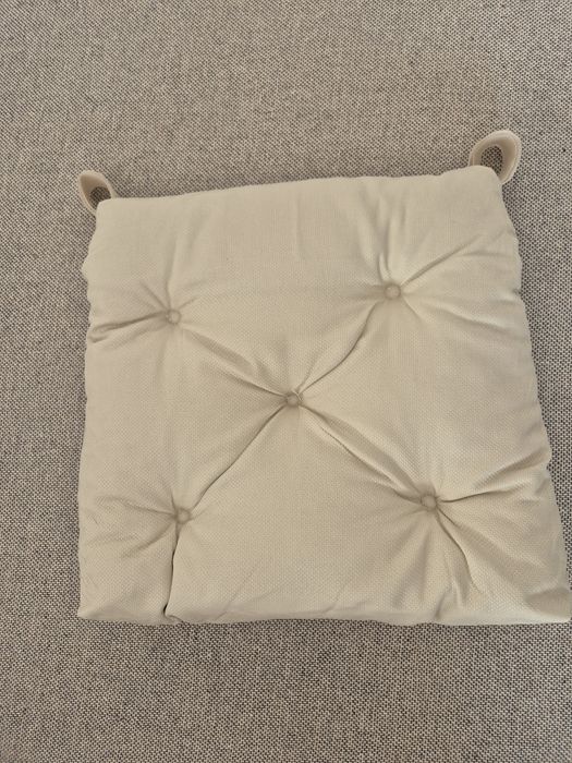 Cztery poduszki na krzesła Malinda