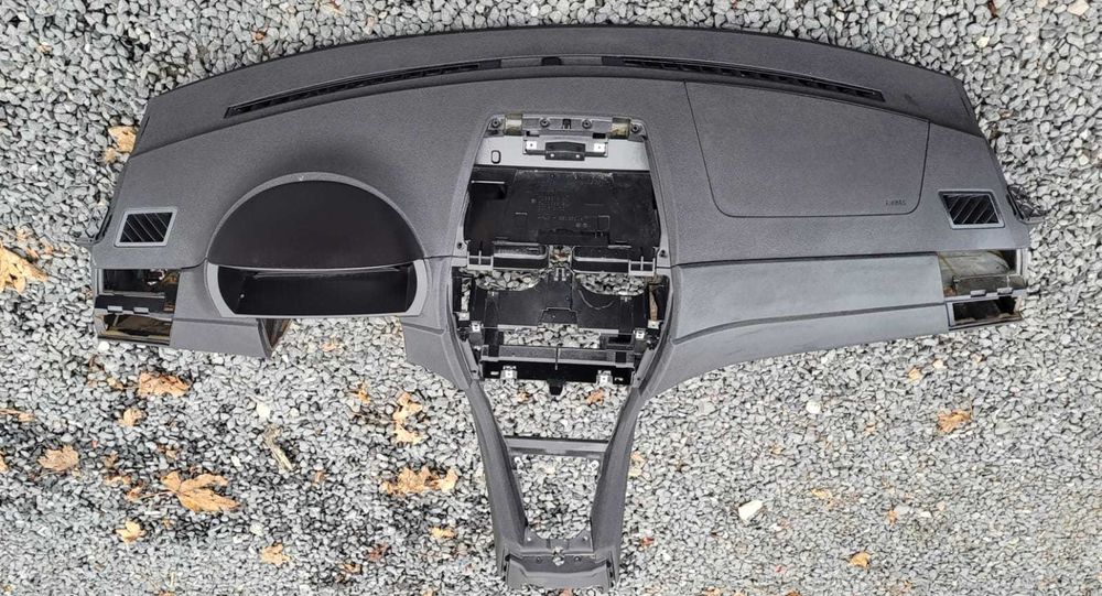 Deska pulpit kokpit konsola BMW X3 E83 europa