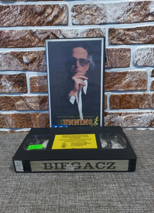 Kasety vhs wideo video.  Biegacz  VHS.  Michael Douglas  .