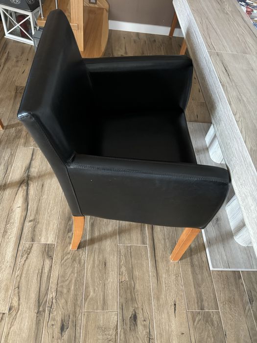 Krzesła skórzane. Bardzo dobry stan.