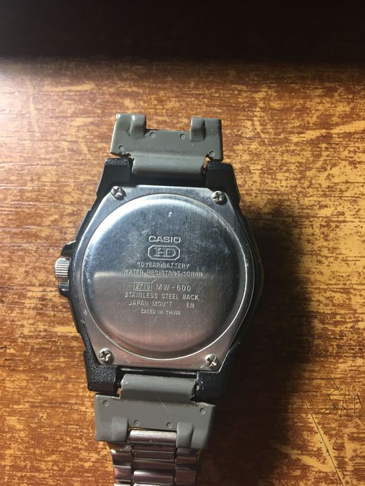 Casio MW-600 Casio AW-44