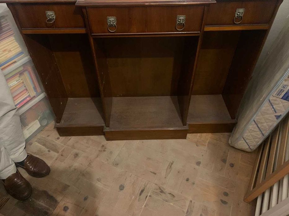 Aparador estilo inglês