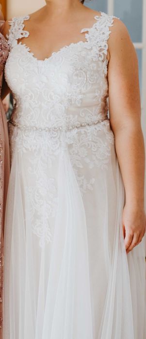 Suknia Ślubna z koronką i tiulem rozmiar 44/46. Cena do negocjacji