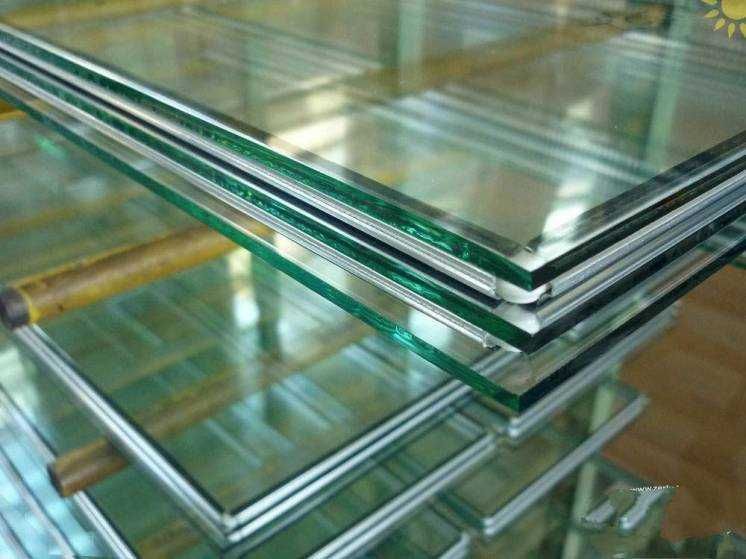 Продам СТЕКЛО оконное 4 мм, новое. Размеры разные. Днепр, самовывоз