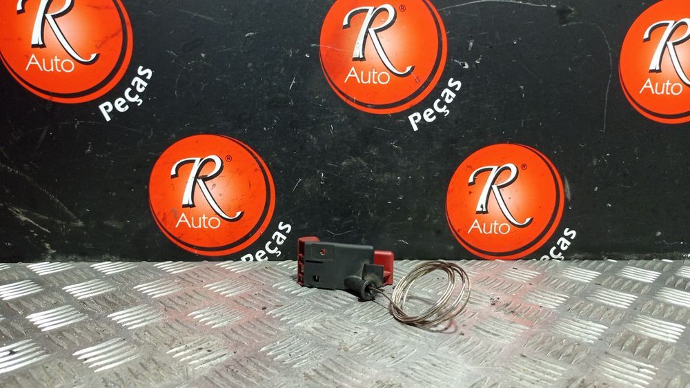Puxador Do Capot Mercedes-Benz C-Class (W202)