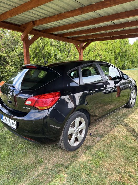 Opel Astra J 1.7 CDTI 2012r