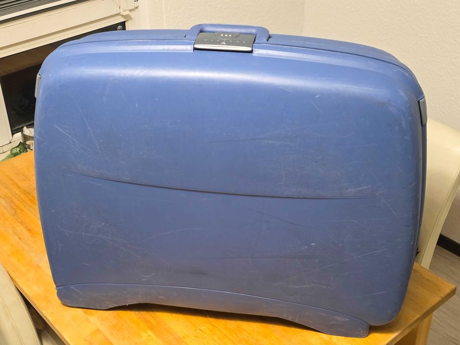 Валіза Roncato з твердим корпусом 75x60x26