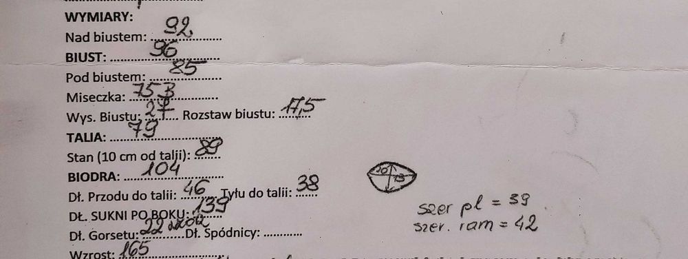 suknia ślubna księżniczka z trenem