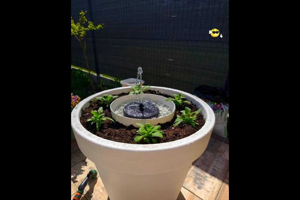 Fontanna solarna ogrodowa LED do OCZKA WODNEGO, OGRODU