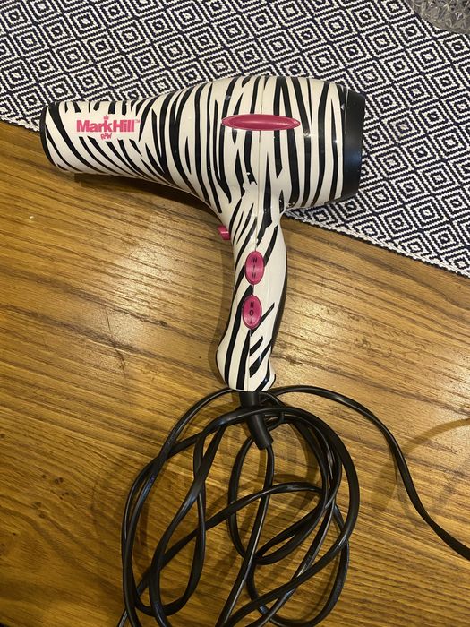 Гарний біло-чорний фен