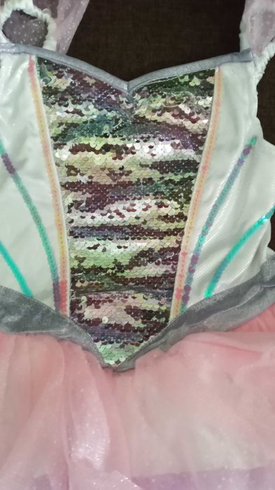 Платье нарядное 7-8 лет