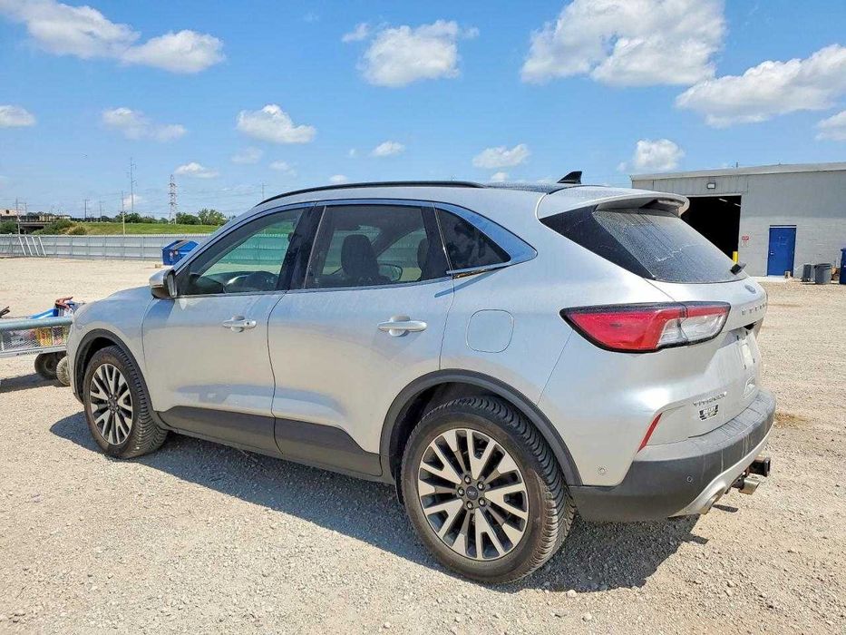 Ford Escape 2020 /