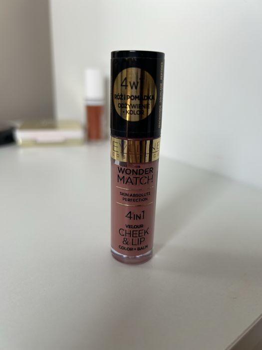 Róż do policzków Eveline Cosmetics Wonder Match 02