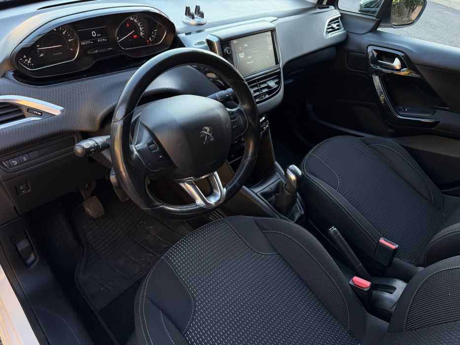 Peugeot 208 allure