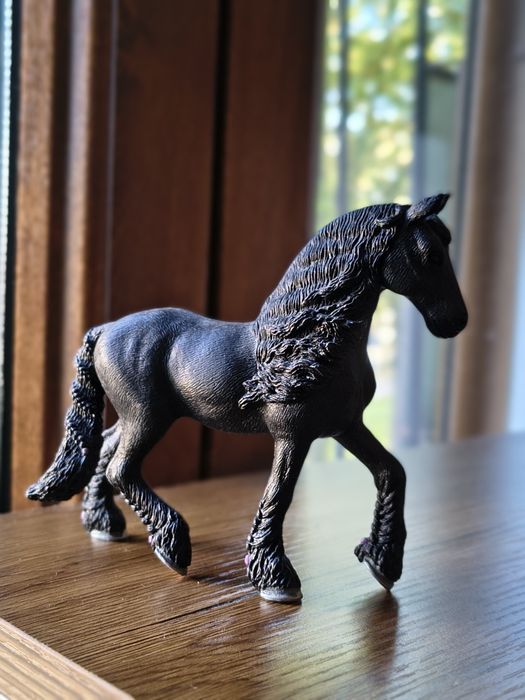 Schleich trzy konie fryzyjskie