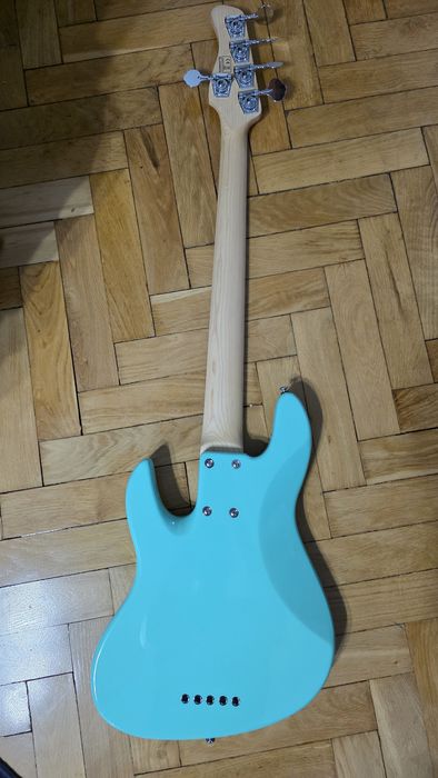 Gitara basowa Marcus Miller V5-24 MLG