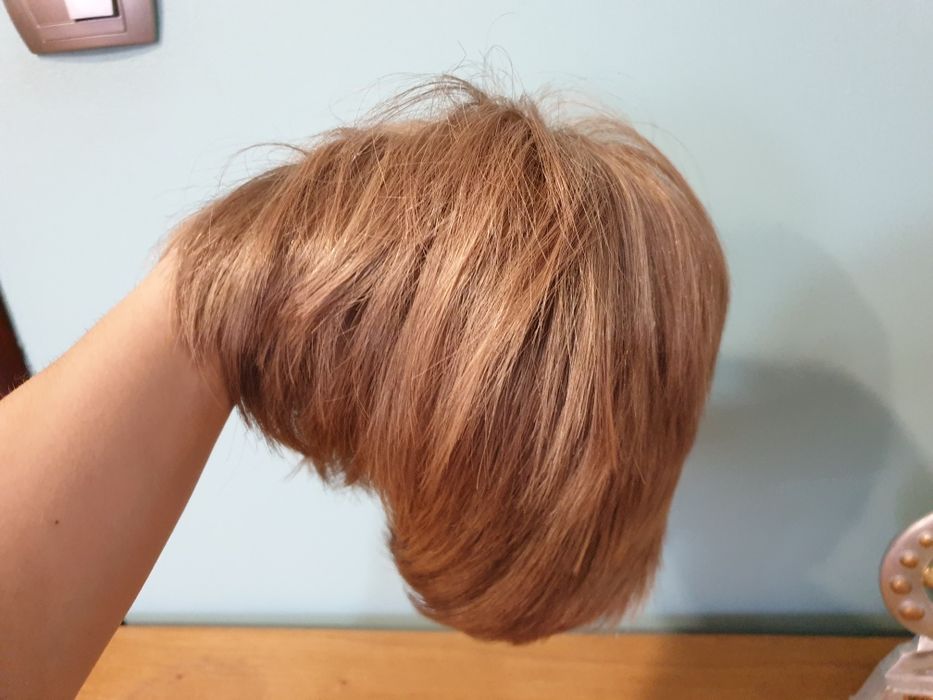 Peruka damska krótka ciemny blond
