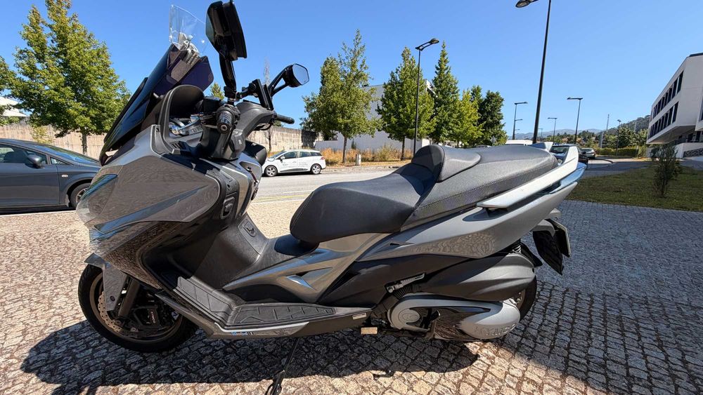 Vendo maxi scooter KYMKO XCiting 400I ABS em excelente estado