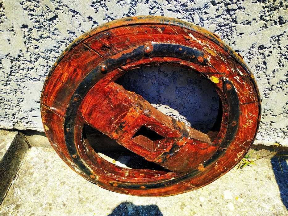 Roda de carro de bois antigas: uma peça única para a sua casa!