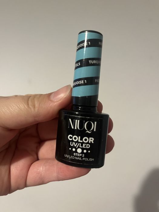 Lakier hybrydowy NIUQI pastelowy turkusowy