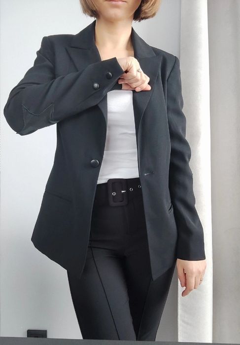 Elegancka czarna marynarka