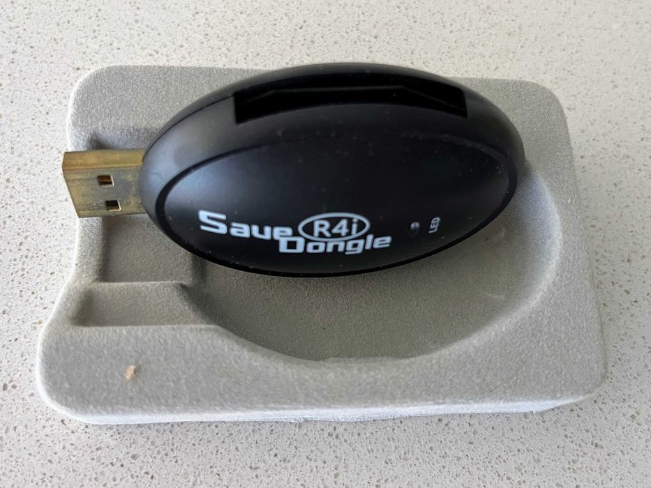 R4i SaveDongle para cartuchos de jogos Nintendo DS/DSi