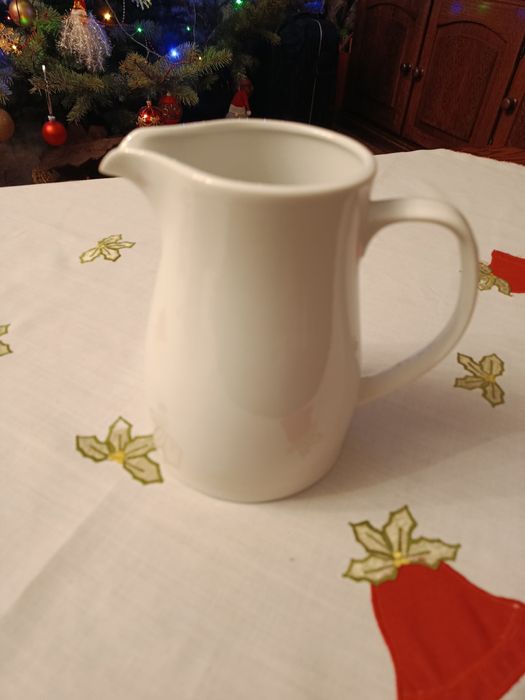 Dzbanek do napojów, porcelana.