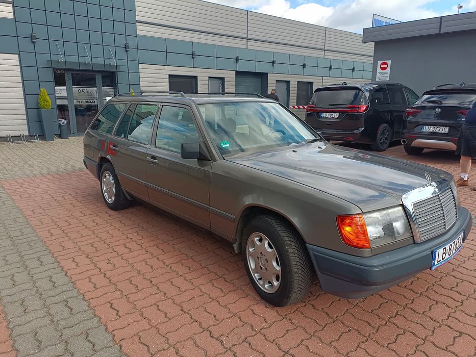 Mercedes-Benz W124