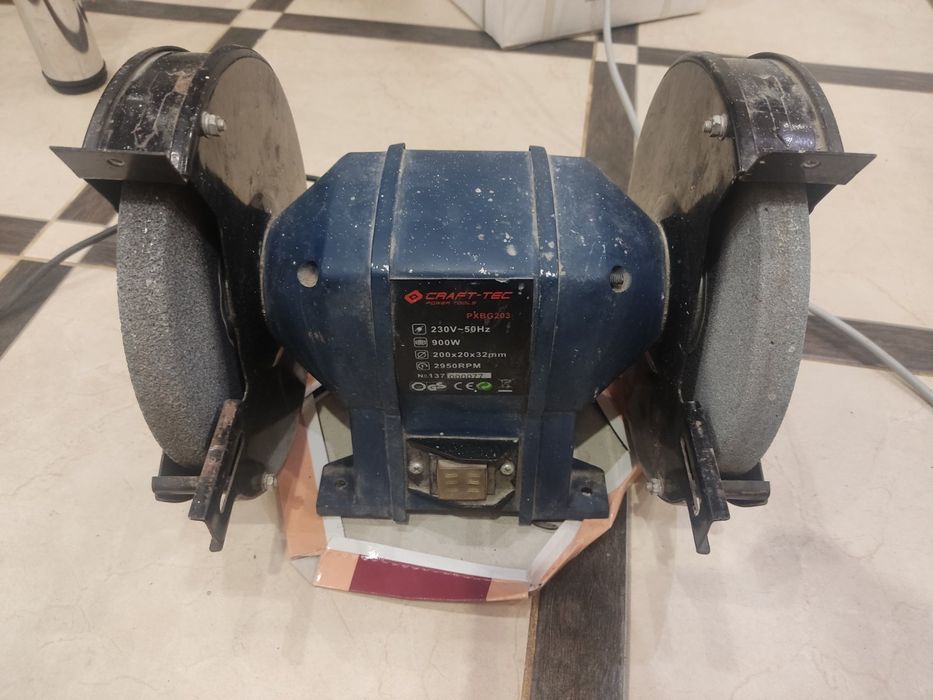 Точило 220v 900w. Круг 200мм.